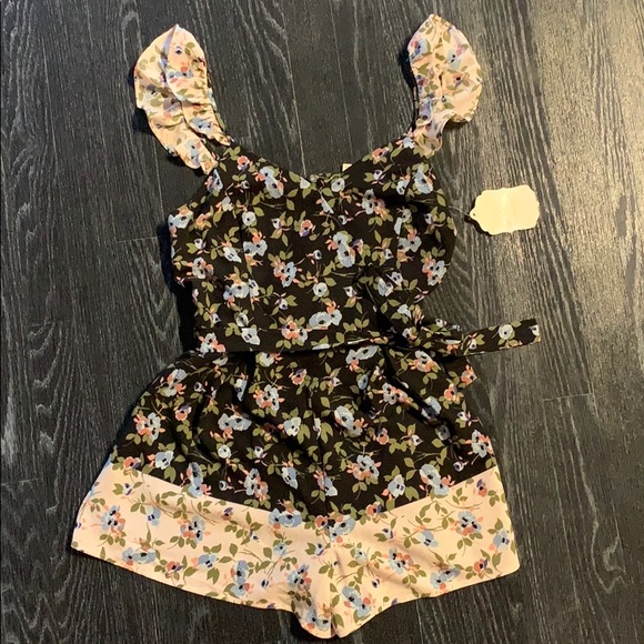 Cute new with tags Altar’d State Romper - Picture 1 of 9